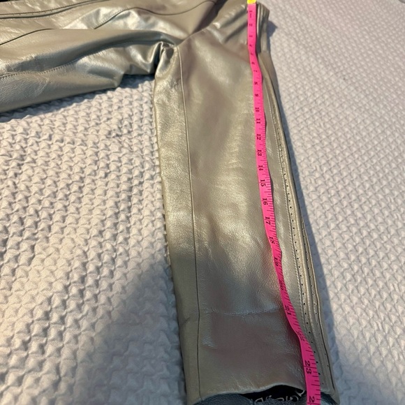 Vintage Women's Silver Leather Jacket | Good Vintage Condition - Picture 7 of 9